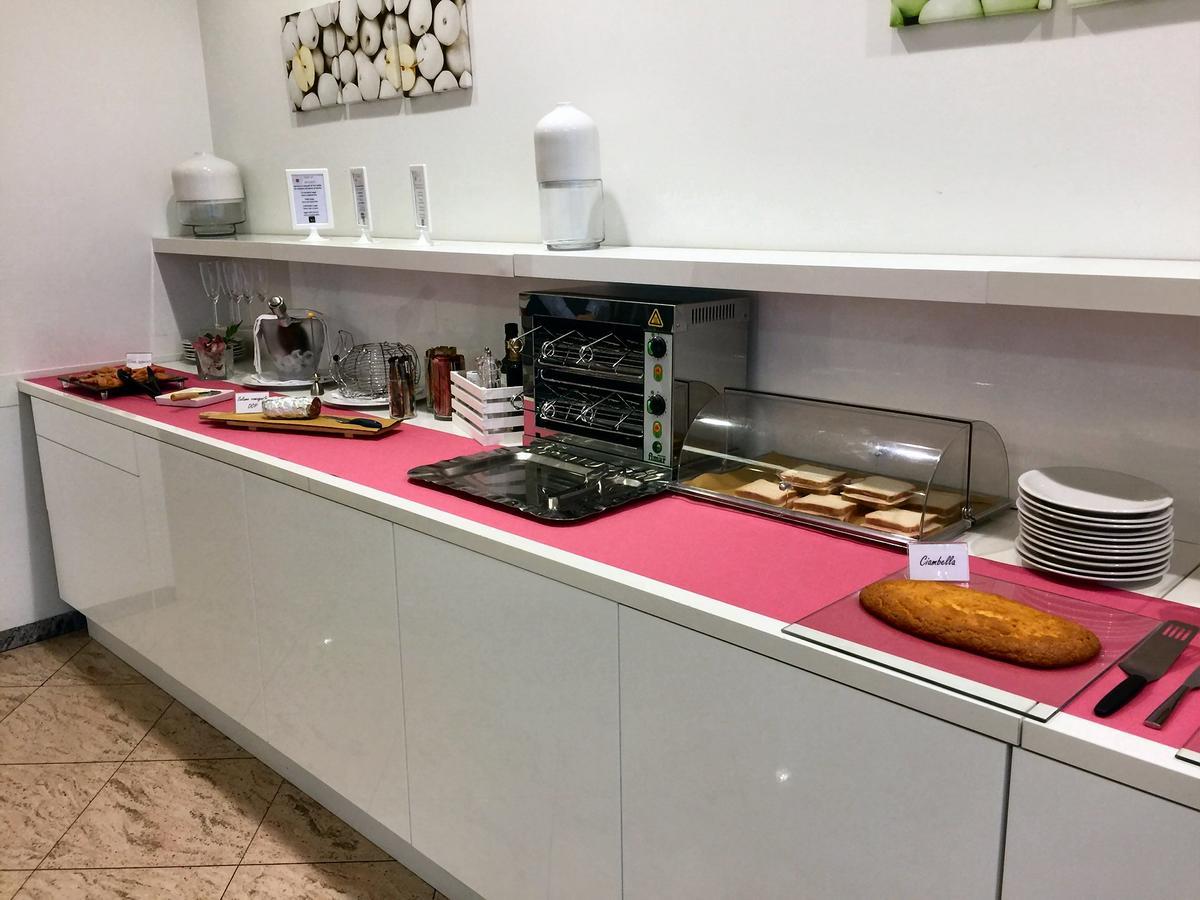 Hotel Byron Ρίμινι Εξωτερικό φωτογραφία