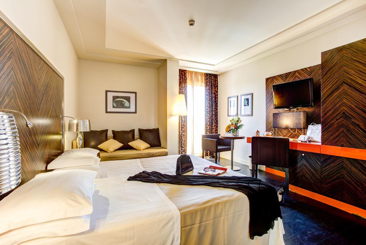 Hotel Byron Ρίμινι Εξωτερικό φωτογραφία