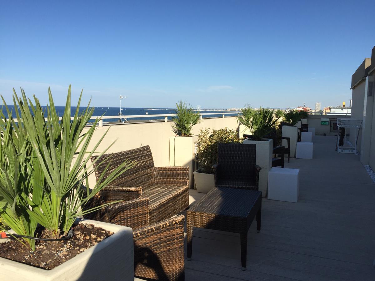 Hotel Byron Ρίμινι Εξωτερικό φωτογραφία